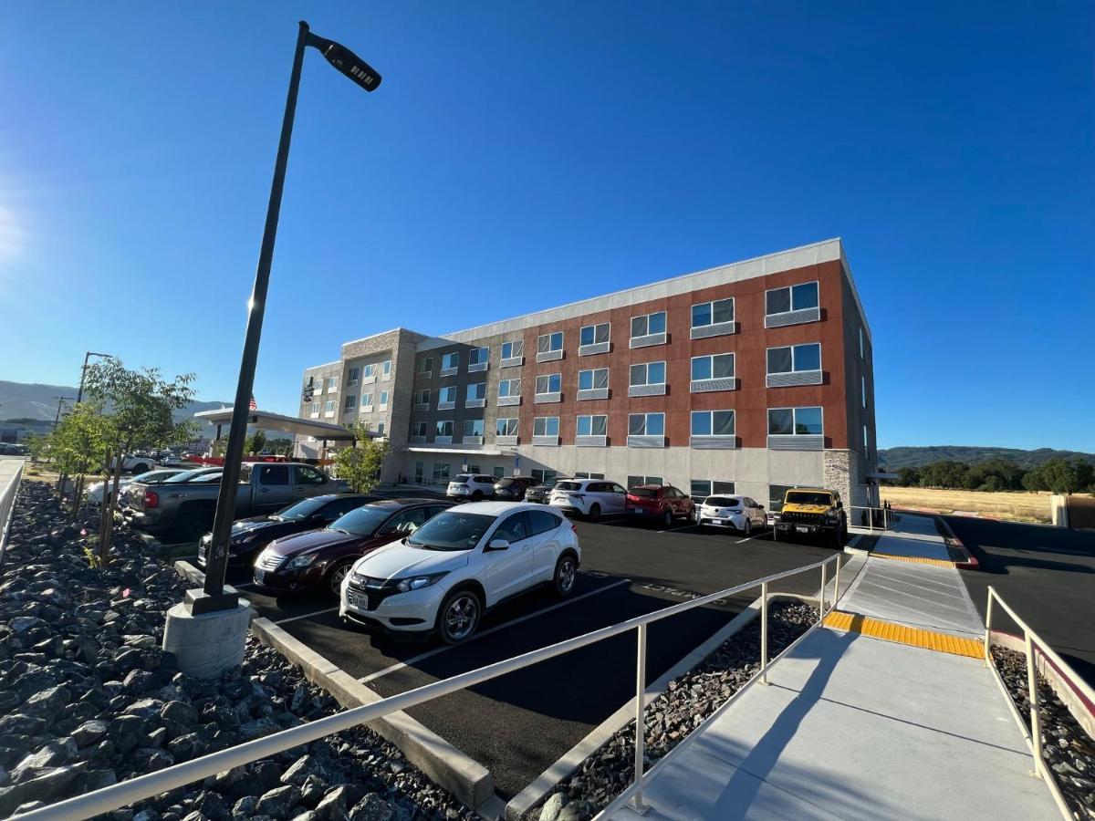 Holiday Inn Express & Suites - Ukiah By Ihg Ngoại thất bức ảnh