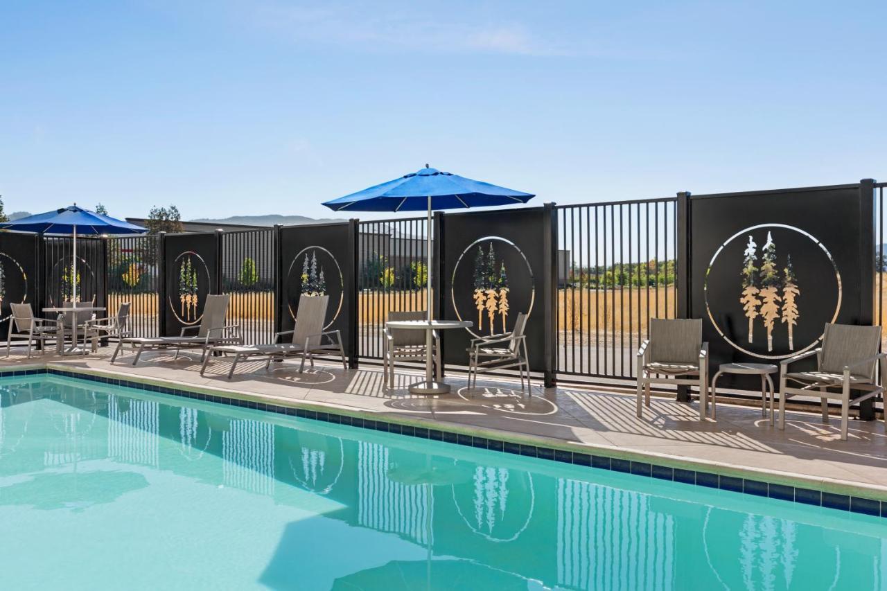Holiday Inn Express & Suites - Ukiah By Ihg Ngoại thất bức ảnh